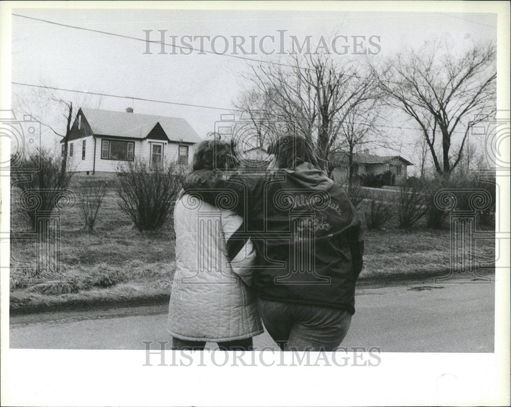 1984 Press Photo Michael Des Forges Jr Michael Mother search missing - Historic Images