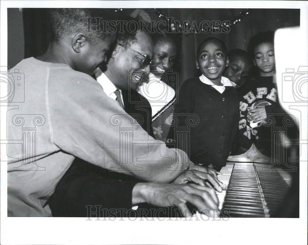 1953 Press Photo Grammy winner Ramsey Lewis Aisha Wilson Sylvia Thomas Bradore - Historic Images