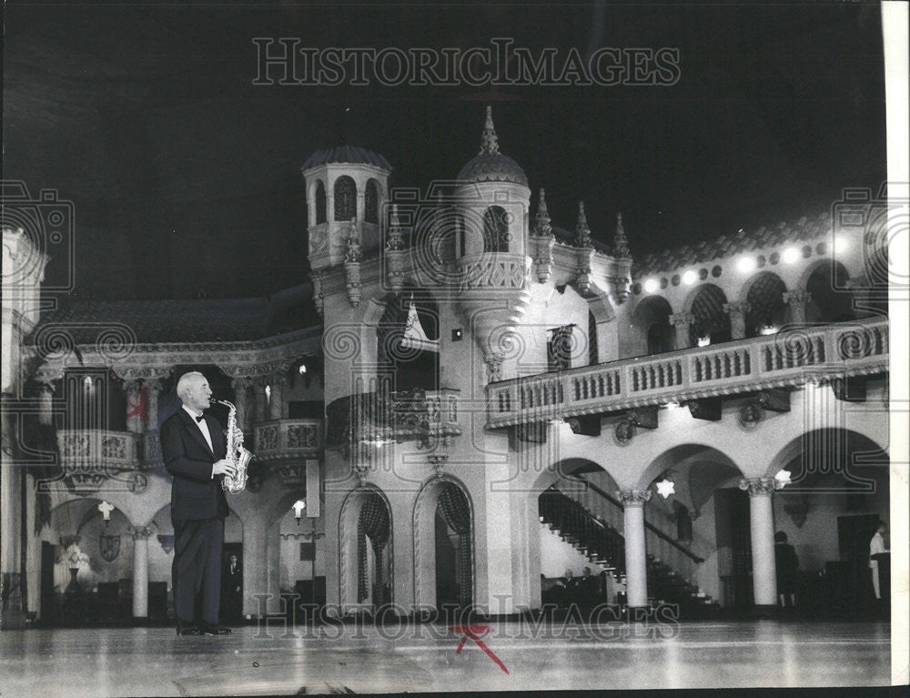 1964 Press Photo Wayne King (Saxophonist) - Historic Images