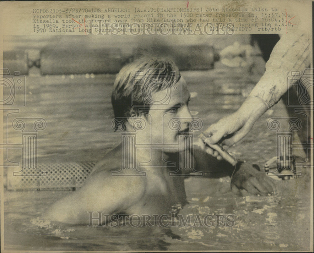 1970 Press Photo John Kinsella reporters 1500 meter freestyle world record - Historic Images