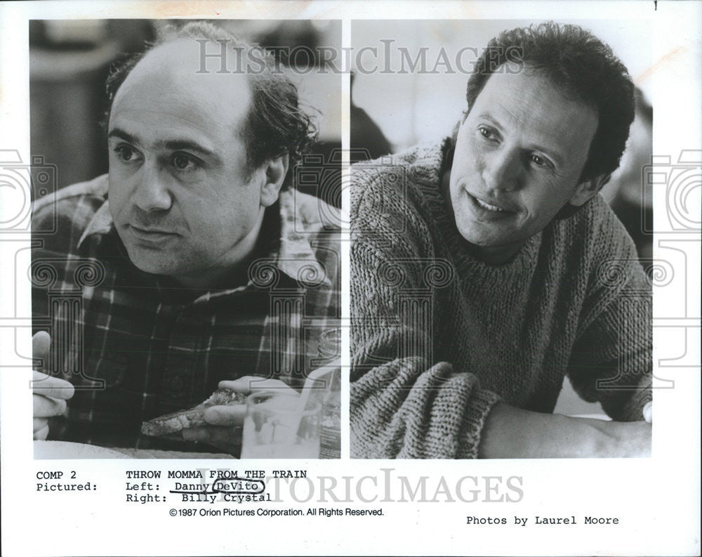 1991 Press Photo Danny DeVito Billy Crystal Throw Momma From the Train - Historic Images