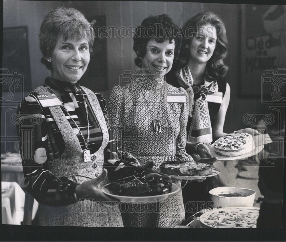 1971 Press Photo L&#39;escargot Restaurant Taste Test - Historic Images