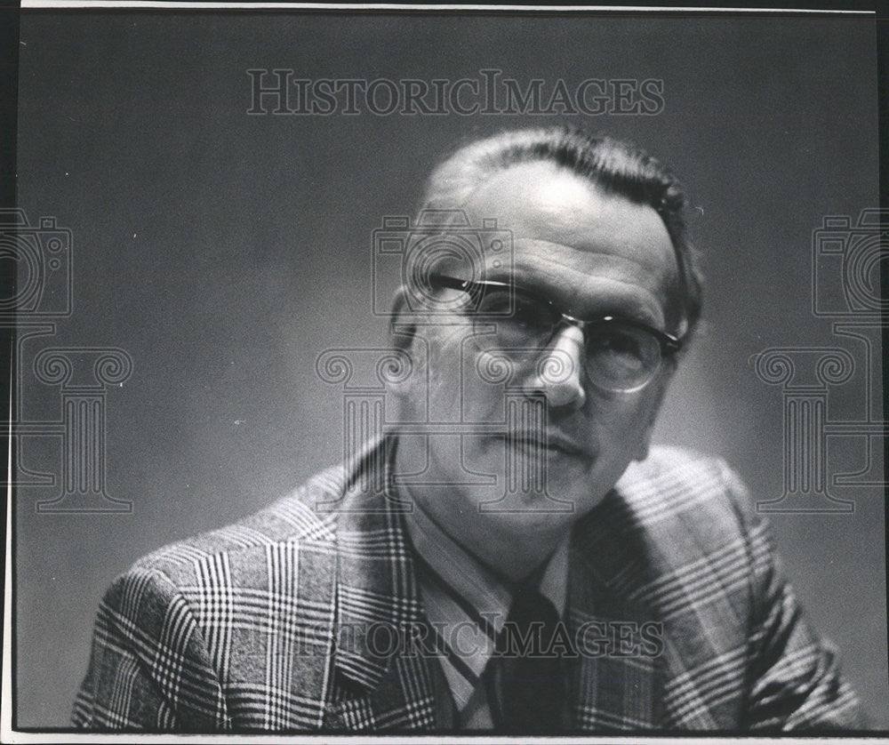 1971 Press Photo Dr. Jack Kornfeld of the Illinois Inst. of Tech. - Historic Images