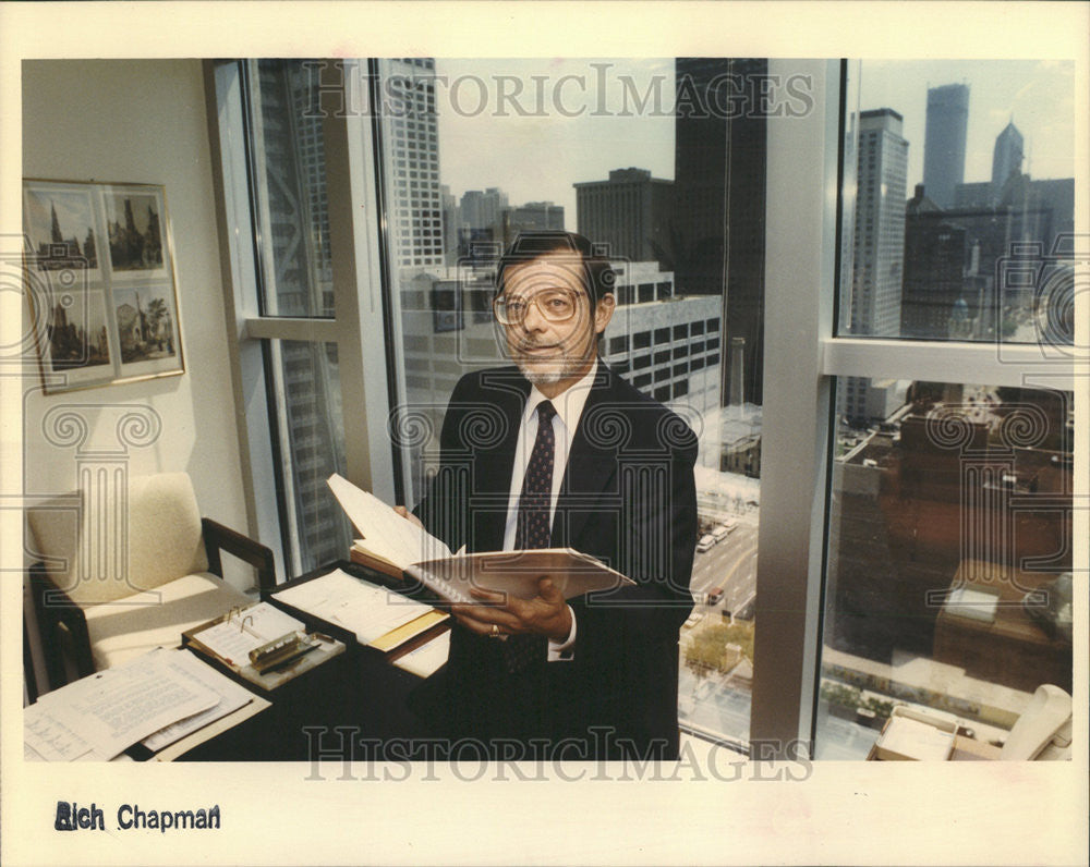 1991 Press Photo Robert Fraley Lives In A Condo High Above His Office - Historic Images