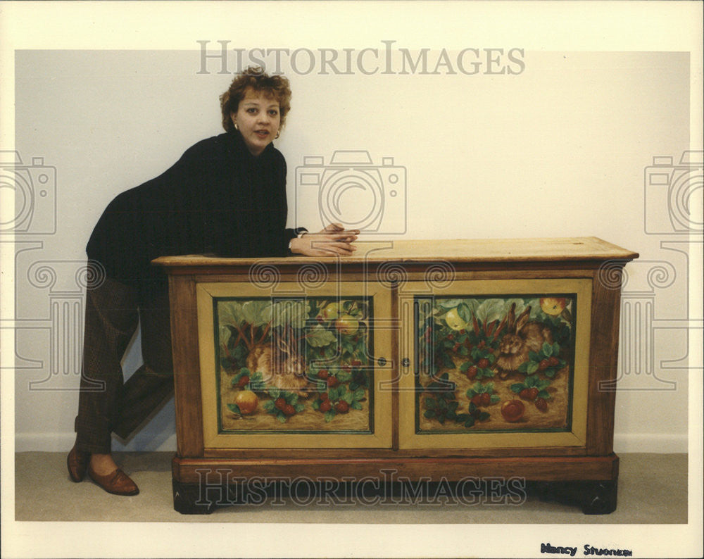 1992 Press Photo Megan Dune Lambert Suzanne Frazier Rabbits Chicago - Historic Images