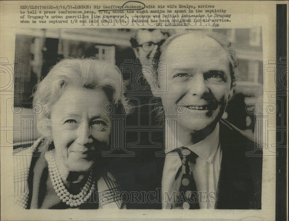 1971 Press Photo Geoffrey Jackson Wife Evelyn Conference - Historic Images