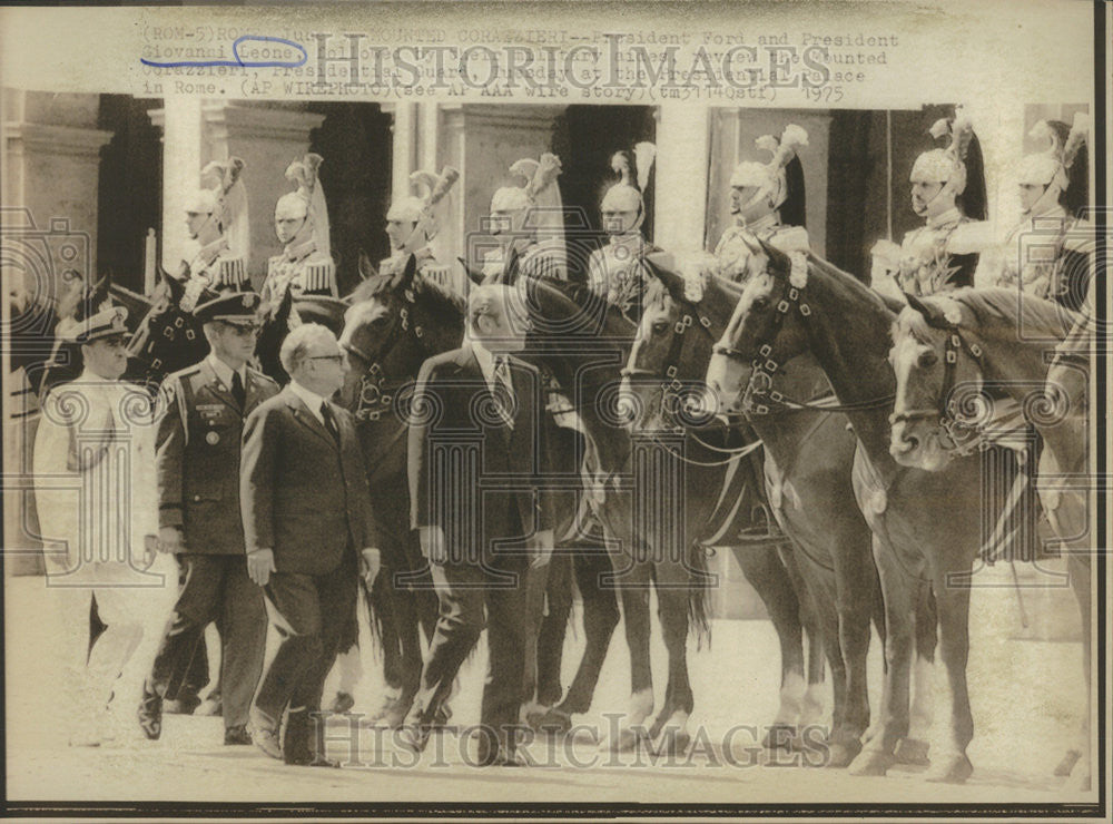 1975 Press Photo President Ford Giovanni Leone Military Aide - Historic Images