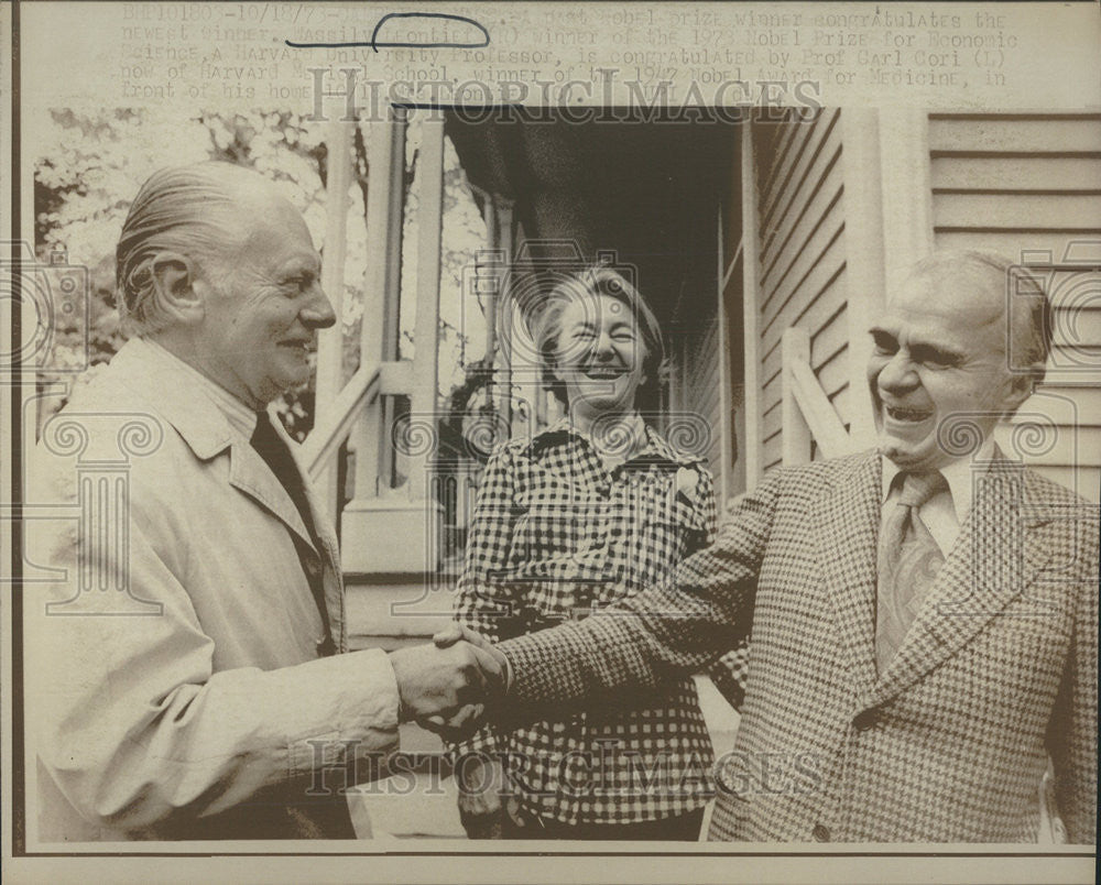 1973 Press Photo Nobel Prize Winners Carl Cori Wassily Leontief - Historic Images