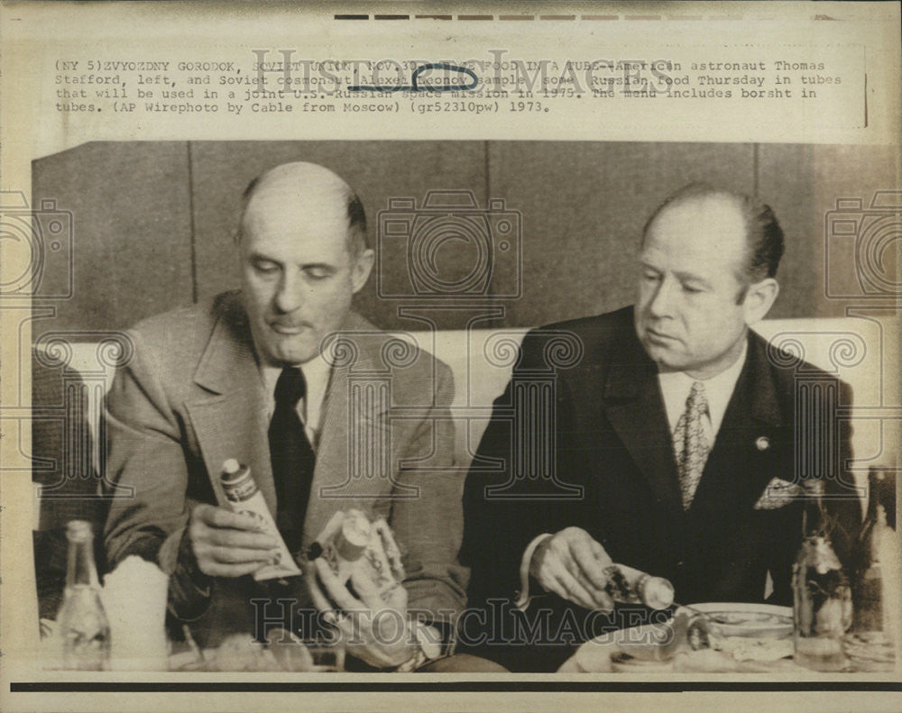 1973 Press Photo Alexei Leonov Soviet cosmonaut & American astronaut Thomas Staf - Historic Images