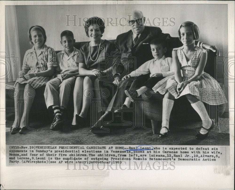 1963 Press Photo Venezuela Presidential Candidate Raul Leoni &amp; Wife &amp; Children - Historic Images