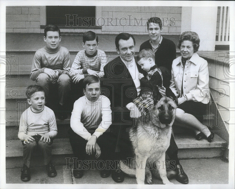 1971 Press Photo A family shot Mr and Mrs Roy Leonard Kyle Kerry Kolin Kent Roy - Historic Images