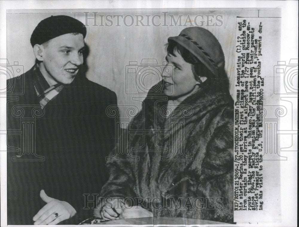 1960 Press Photo Thomas Leonavicius sister Regina Gilmore airport Mosc ...