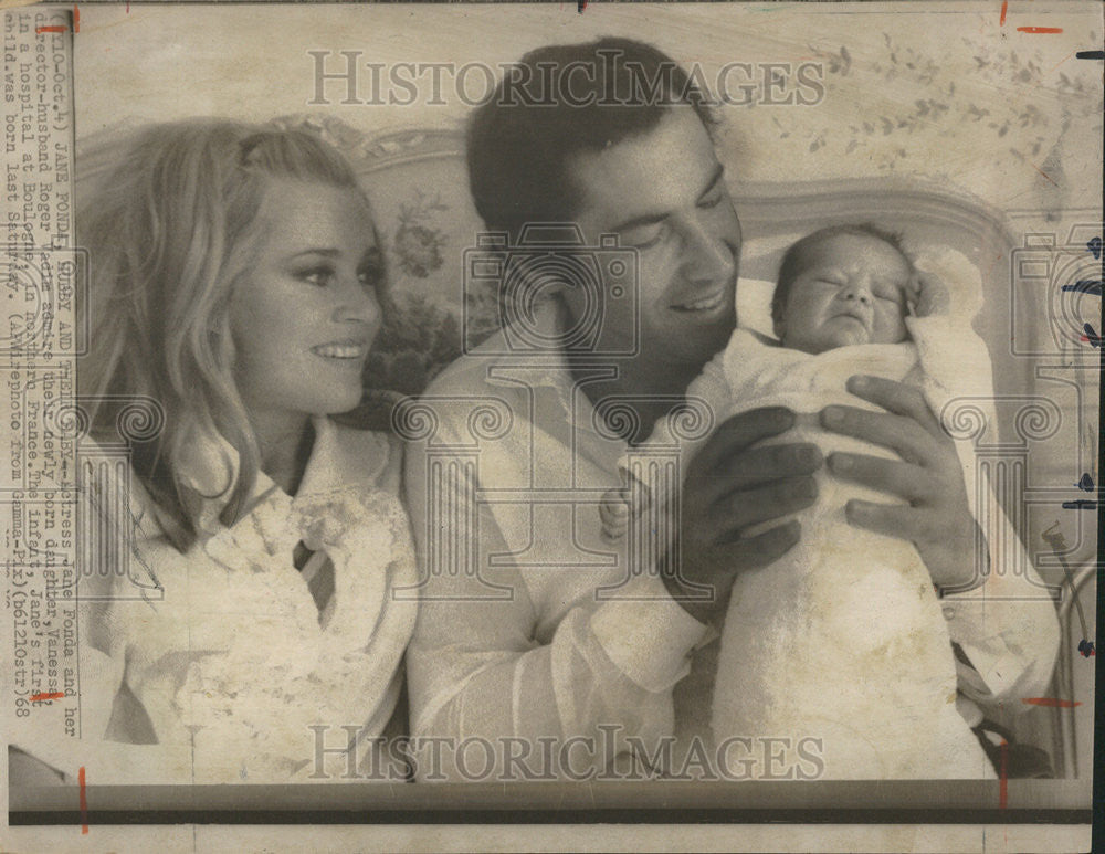 1968 Press Photo Jane Fonda and Husband Roger Vadim with baby Vanessa - Historic Images