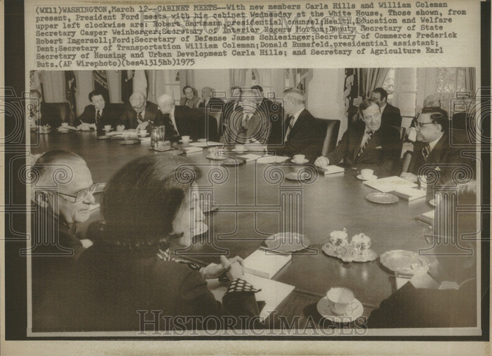 1975 Press Photo President Gerald Ford with his cabinet - Historic Images