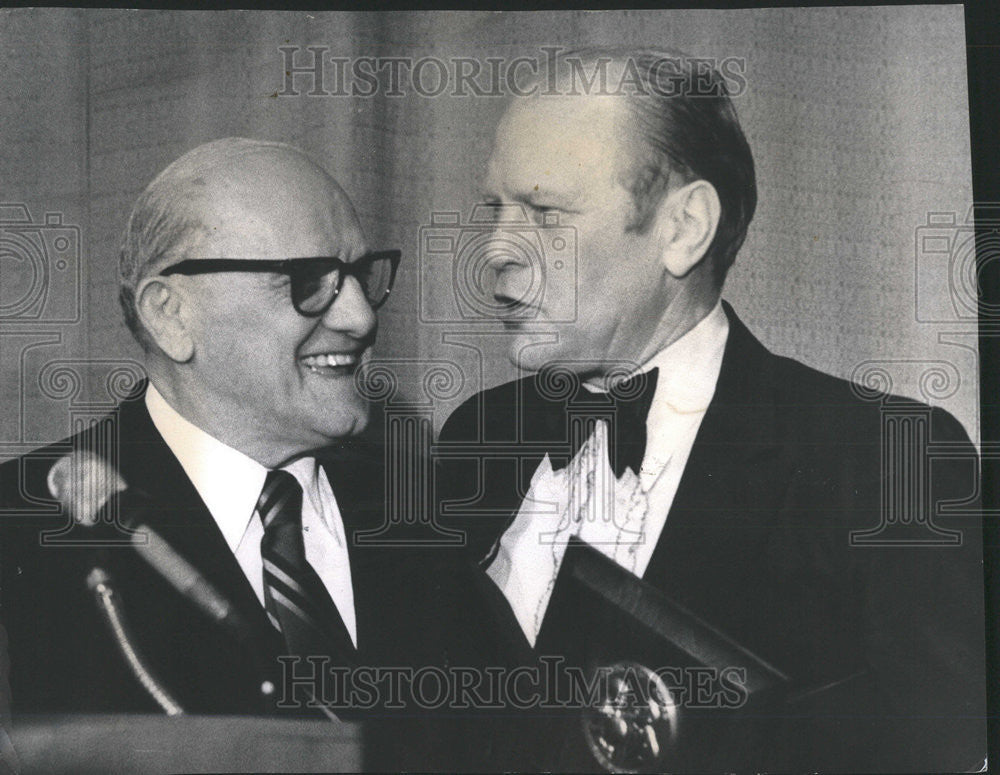 1974 Press Photo Gerald Rudolph Ford George Halas All American Award - Historic Images