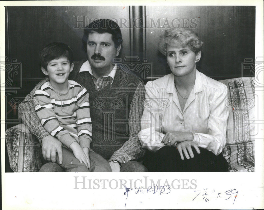 1985 Press Photo James Duddleston Jimmy Theresa Dollar Jury Family - Historic Images