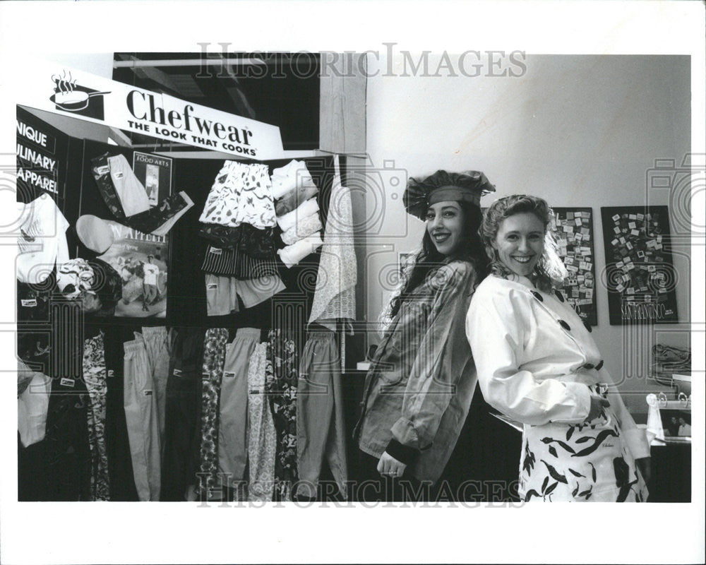 1954 Press Photo Rochelle Huppin Katheleon Magee Gillespie Mary - Historic Images