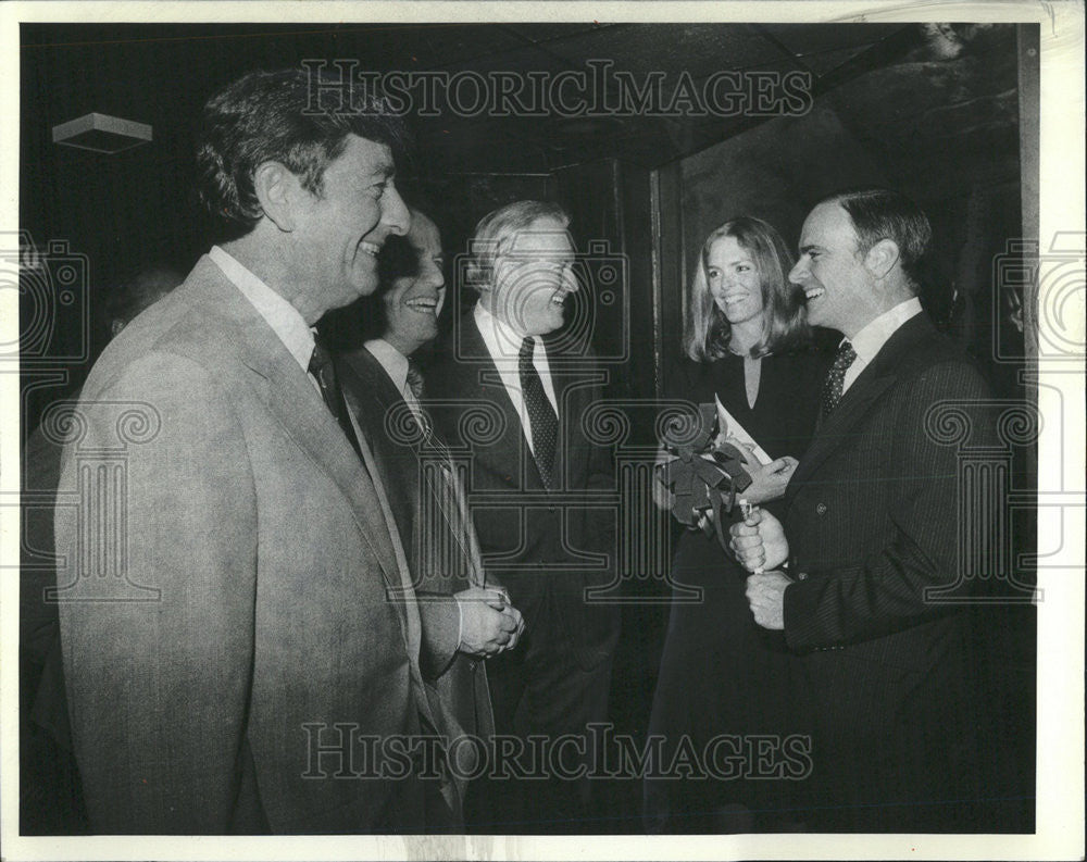 1981 Press Photo Marshall and Jamee Field at the Lincoln Park Zoo - Historic Images