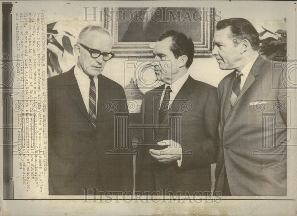 1939 Press Photo President Nixon White House James Allen US Commission Education - Historic Images