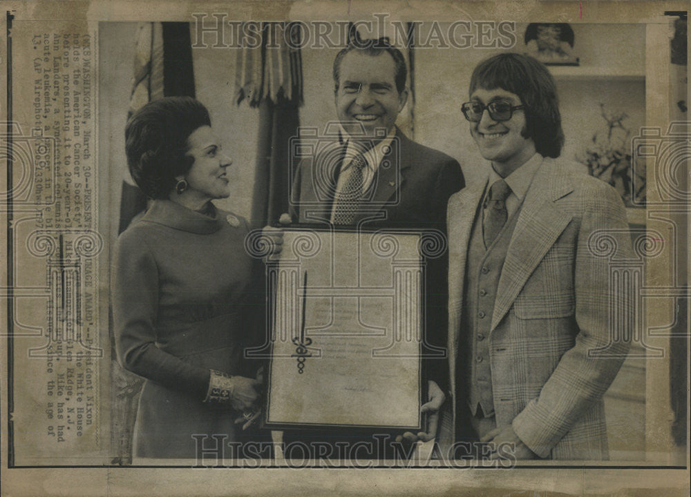 1972 Press Photo President Nixon America Caner Society Courage Award White House - Historic Images