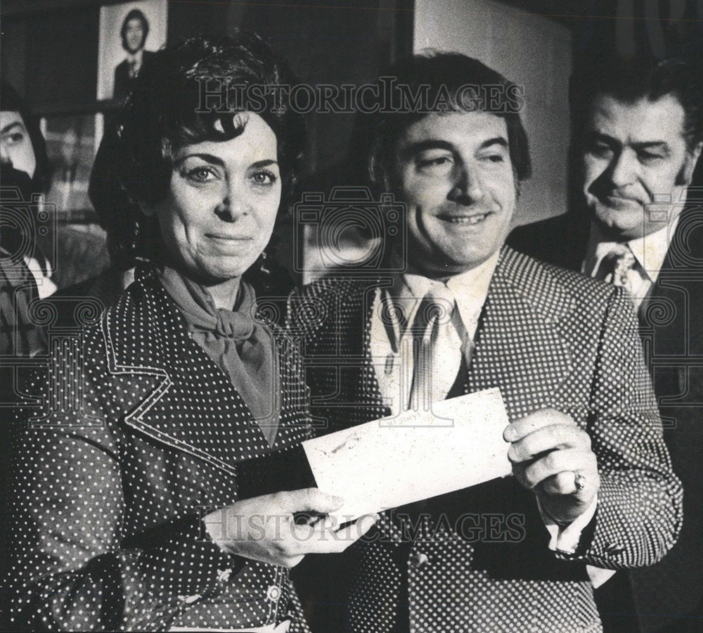 1973 Press Photo Beraro De Simone and Wife Sally De Simone - Historic Images