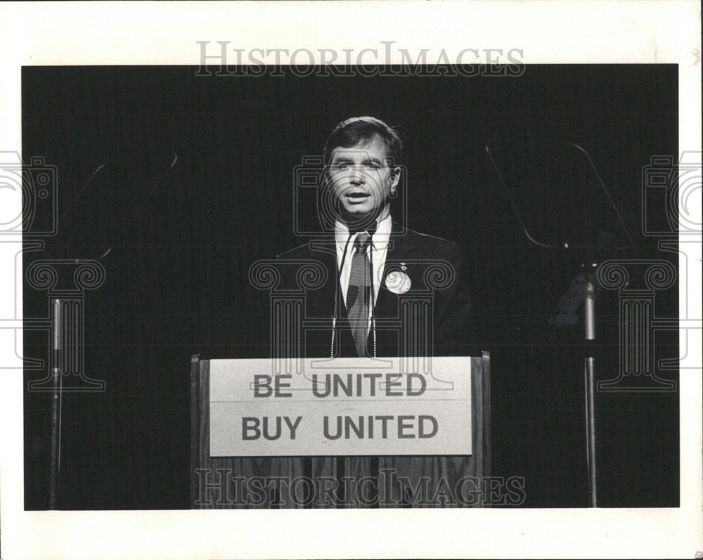 1987 Press Photo CPT Rick Dubinskv Chairman UAL Master Exec Council ALPA meet - Historic Images