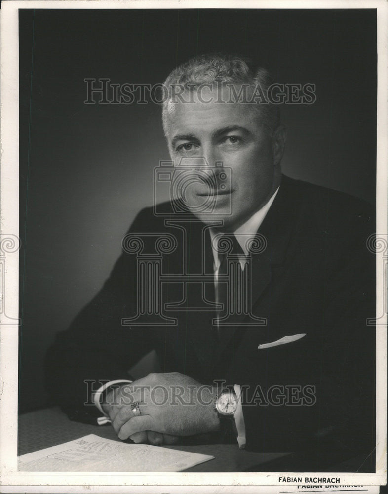 1957 Press Photo Willia Brown Vice General Manager Kinney Sales Division - Historic Images