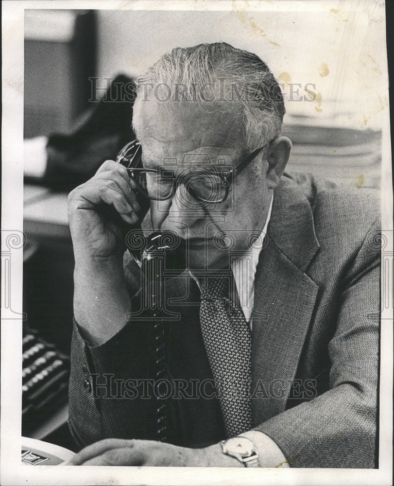 1973 Press Photo Mr Koltanowski Answering phone calls Reader Chess - Historic Images