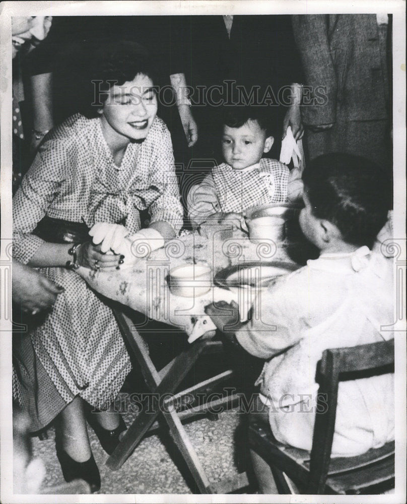 1960 Press Photo Queen Frederika Greece Athens Children - Historic Images