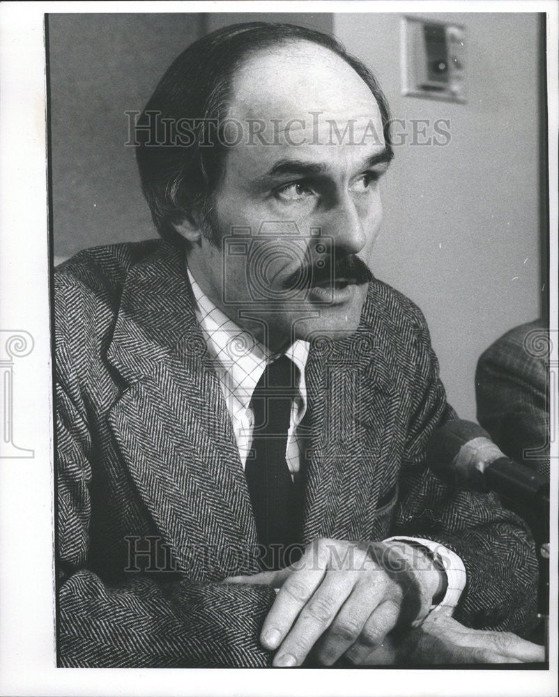 1975 Press Photo Dr. Robert G. Frazier/Director/American Academy Of Pediatrics - Historic Images