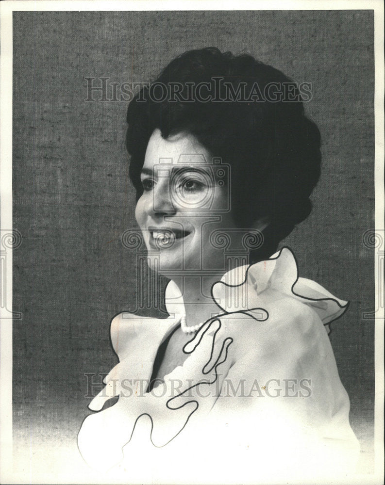 1974 Press Photo Miss Jeanne Diamond Opera Lyricist - Historic Images