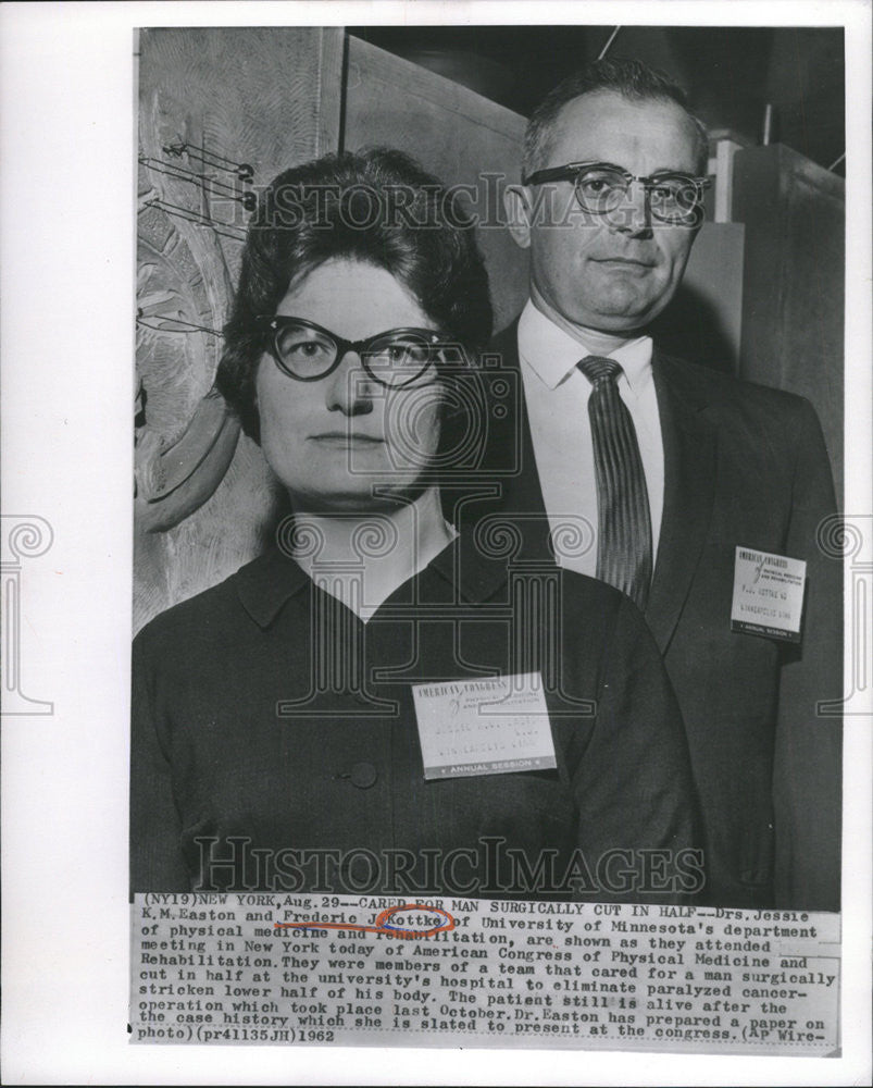 1962 Press Photo Dr. Jessie K.M. Kaston and Frederie J. Kottke - Historic Images