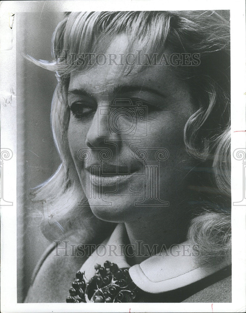 1969 Press Photo Lady Antonia Fraser Author Book Mary Stuart Queen Scotts - Historic Images