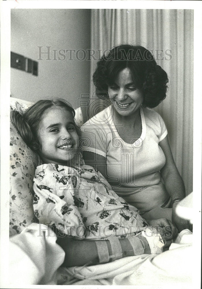 1979 Press Photo Alycin Franze Mrs. Dennis Michael Reese Hospital Leukemia - Historic Images