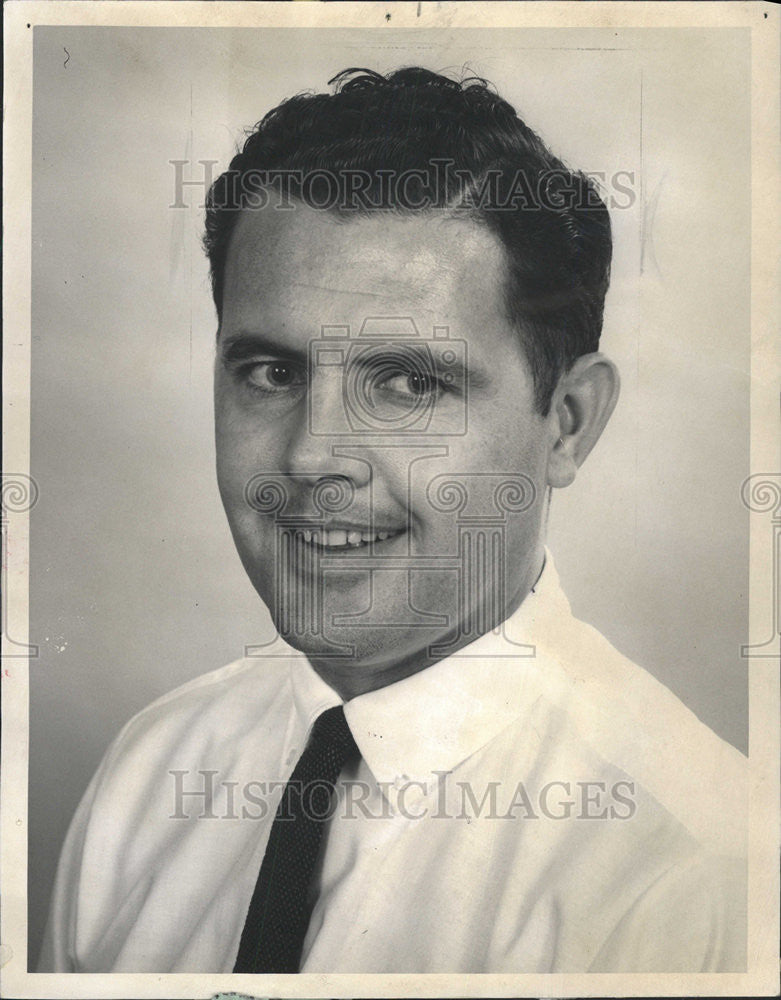 1961 Press Photo Robert Kelly Director of Marietta College - Historic Images