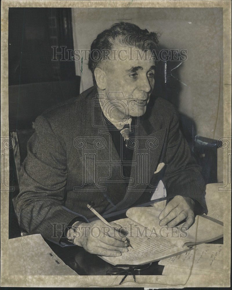 1960 Press Photo Kelly Issued copies of the New State of Illinois Fire Code - Historic Images