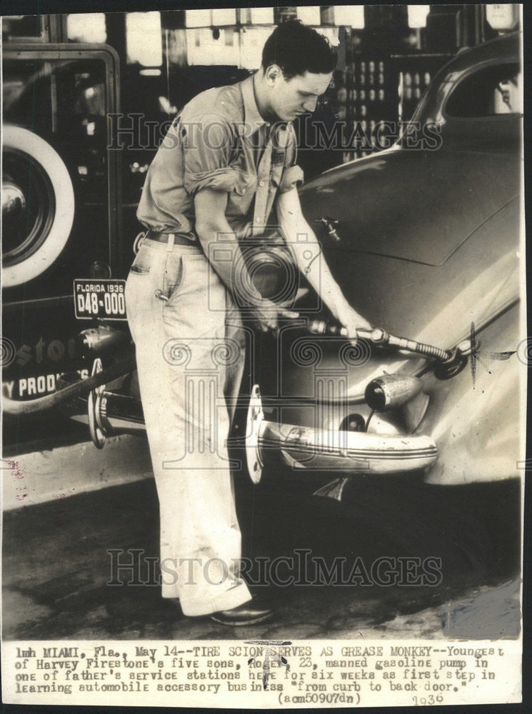 1936 Press Photo Youngest Son Harvey Firestone Roger Service Station Pump Gas - Historic Images