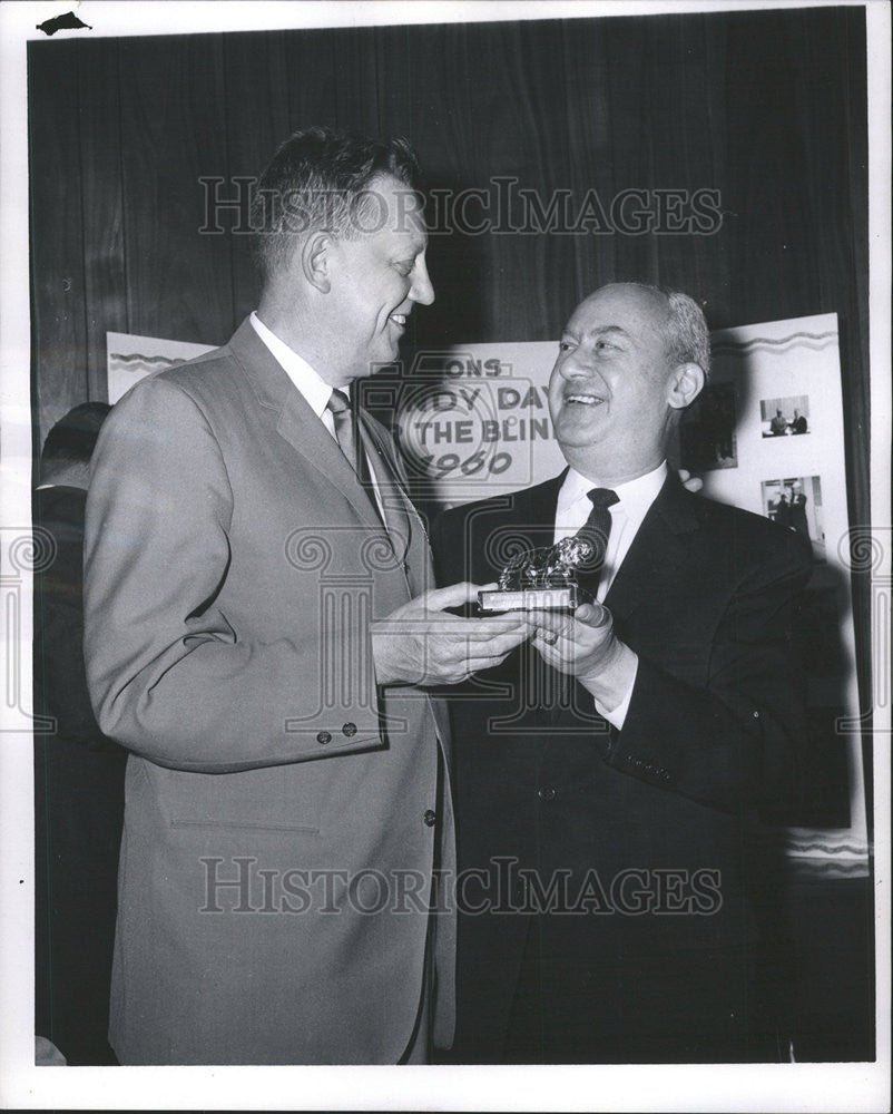 1961 Press Photo Senator Harry H Semrow Ritz Fischer City Editor Chicago Daily - Historic Images