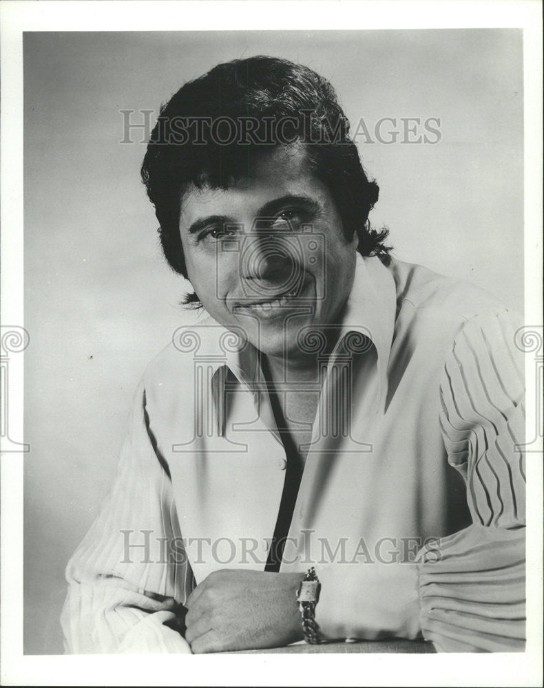 1975 Press Photo Entertainer Frank Fione - Historic Images