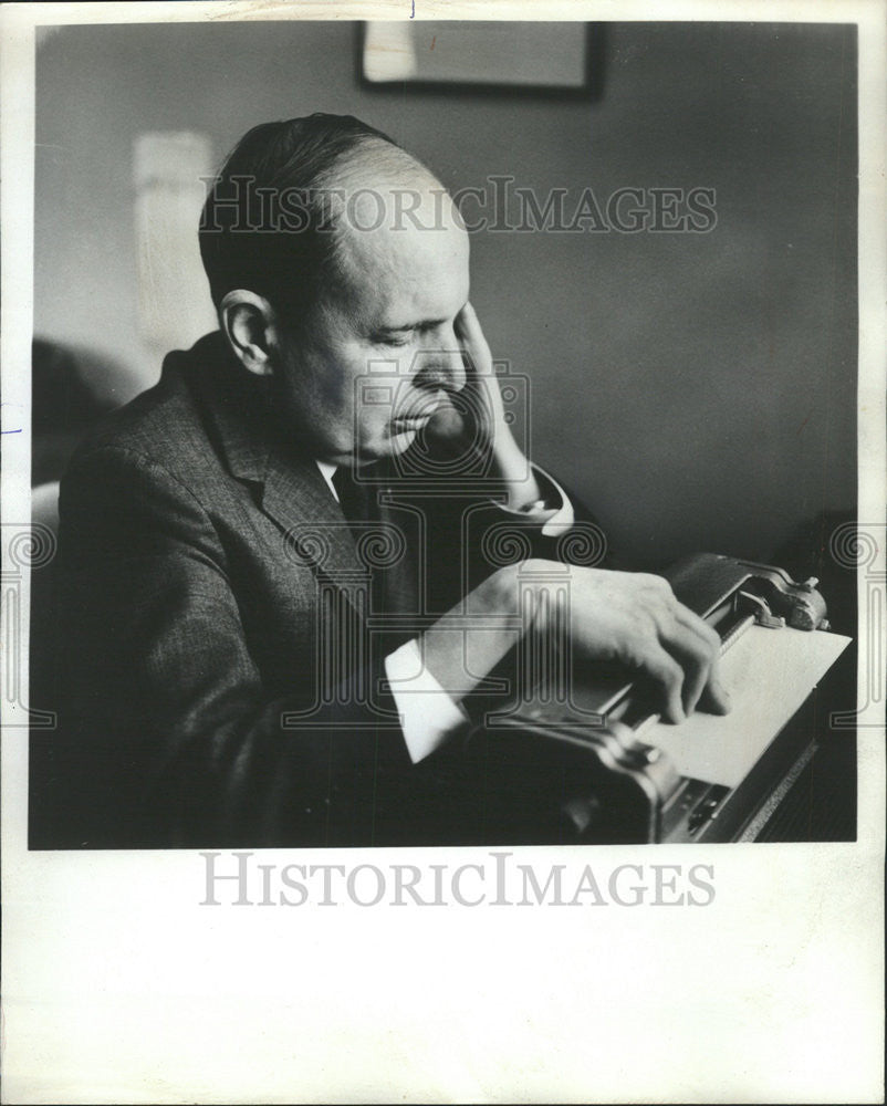 1974 Press Photo Richard Kinney Associate Director at Hadley School for Blind - Historic Images