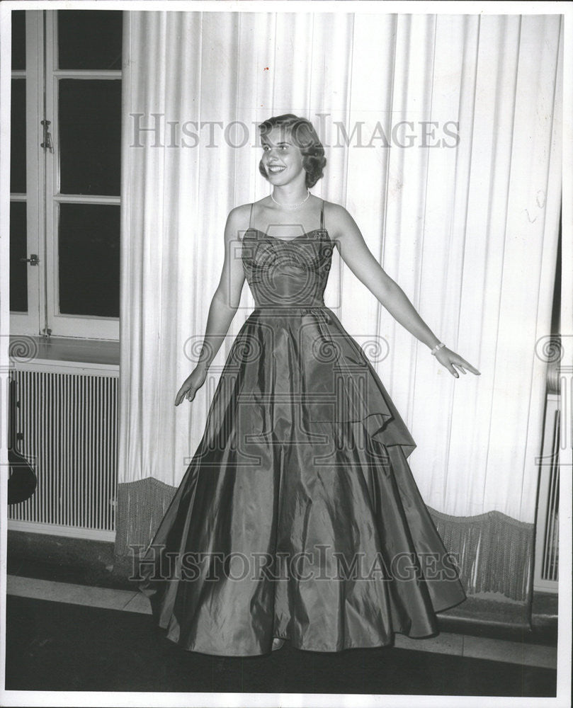 1957 Press Photo Joan Kinney - Historic Images