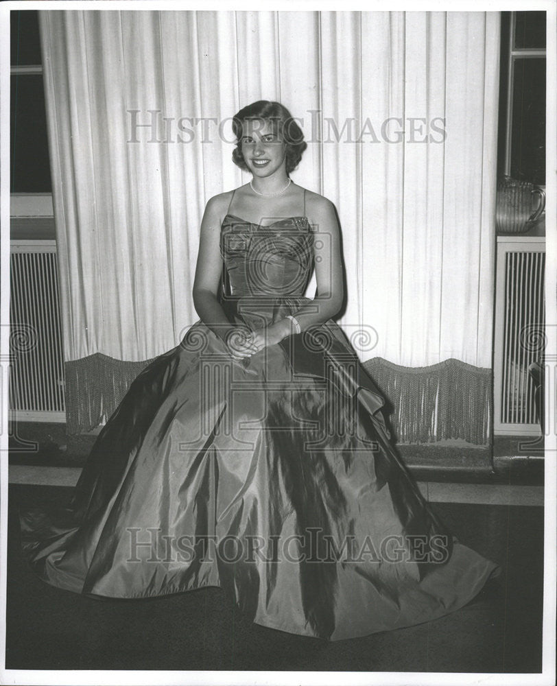 1958 Press Photo Joan Please Credit Guthman studios - Historic Images