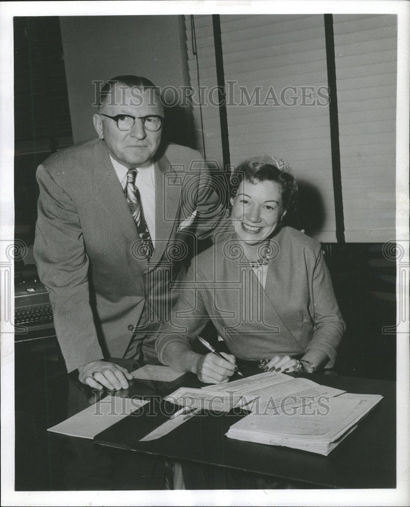 1955 Press Photo William King Mario Ladewig Chicago Michigan - Historic Images