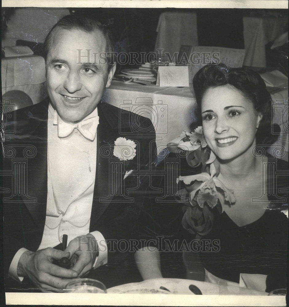 1941 Press Photo Wayne King Orchestra Leader Singer Songwriter Musician Waltz - Historic Images