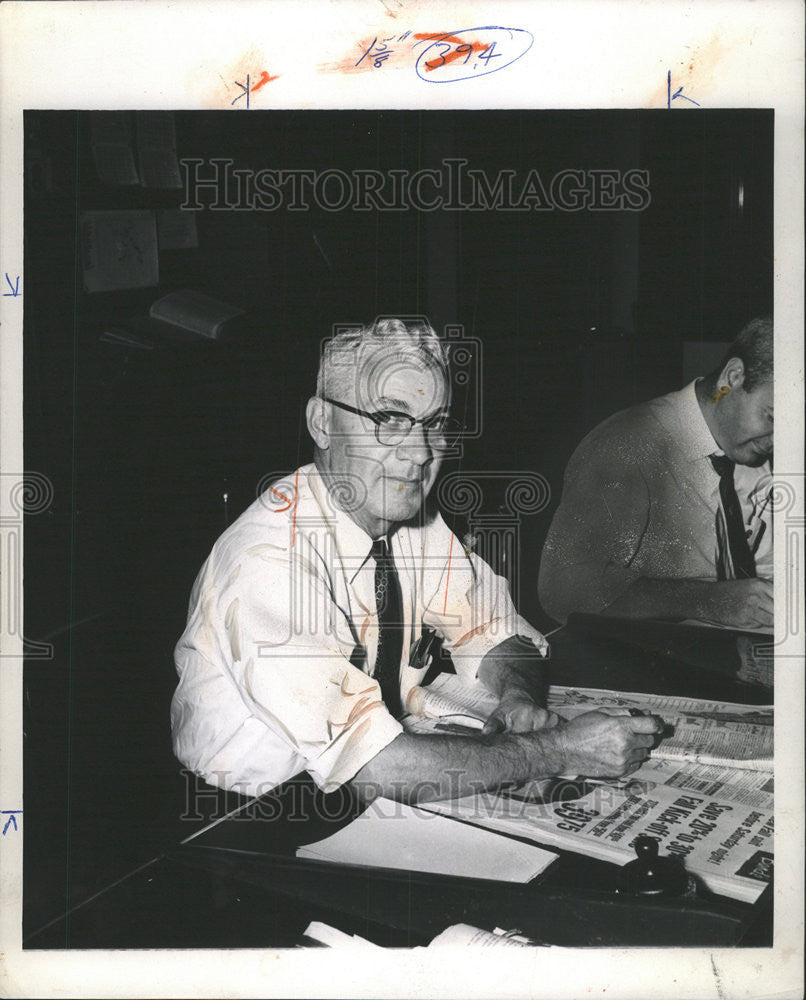 1972 Press Photo Retired Daily News Copy Editor Julius Klengel Dies - Historic Images