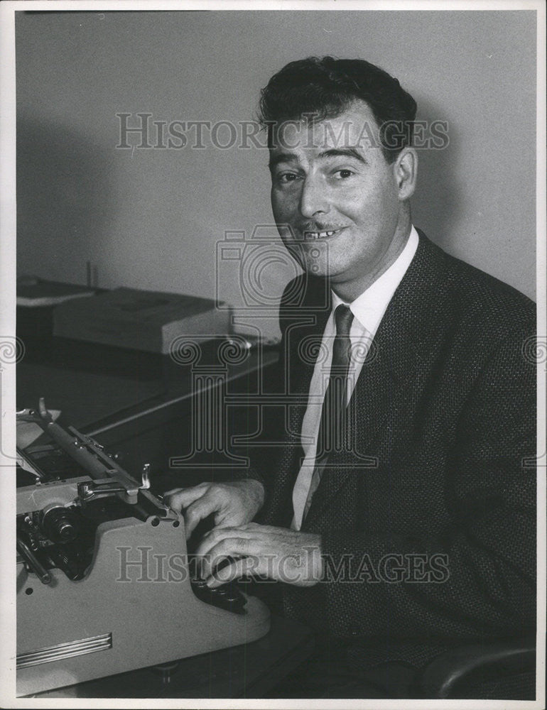 1957 Press Photo Toronto Newspaper Reporter William Kinmond - Historic Images