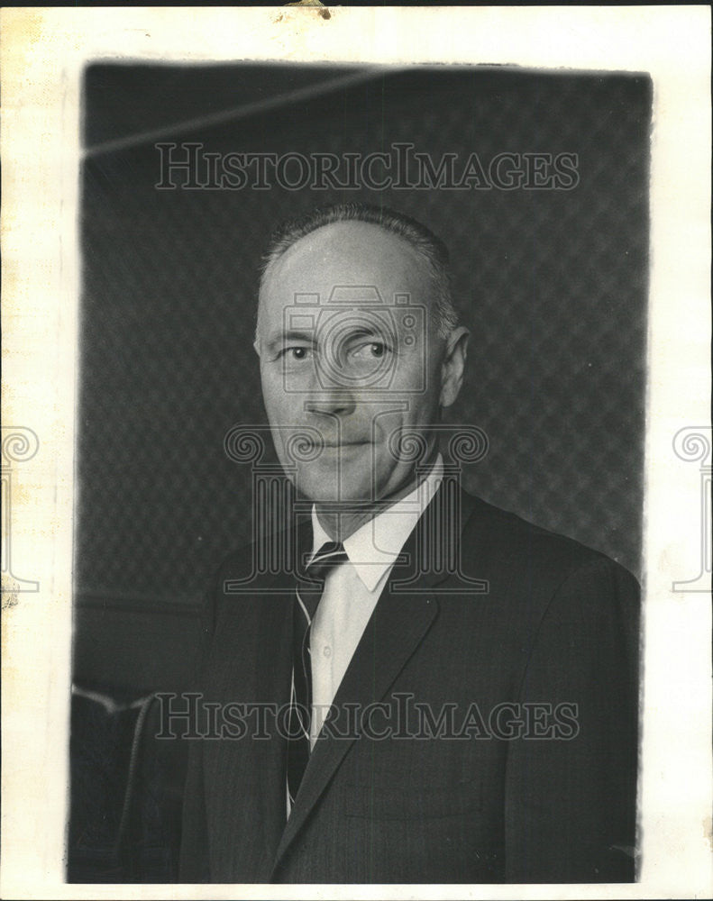 1965 Press Photo Robert Kinzler, Vice President of General Finance Corp - Historic Images