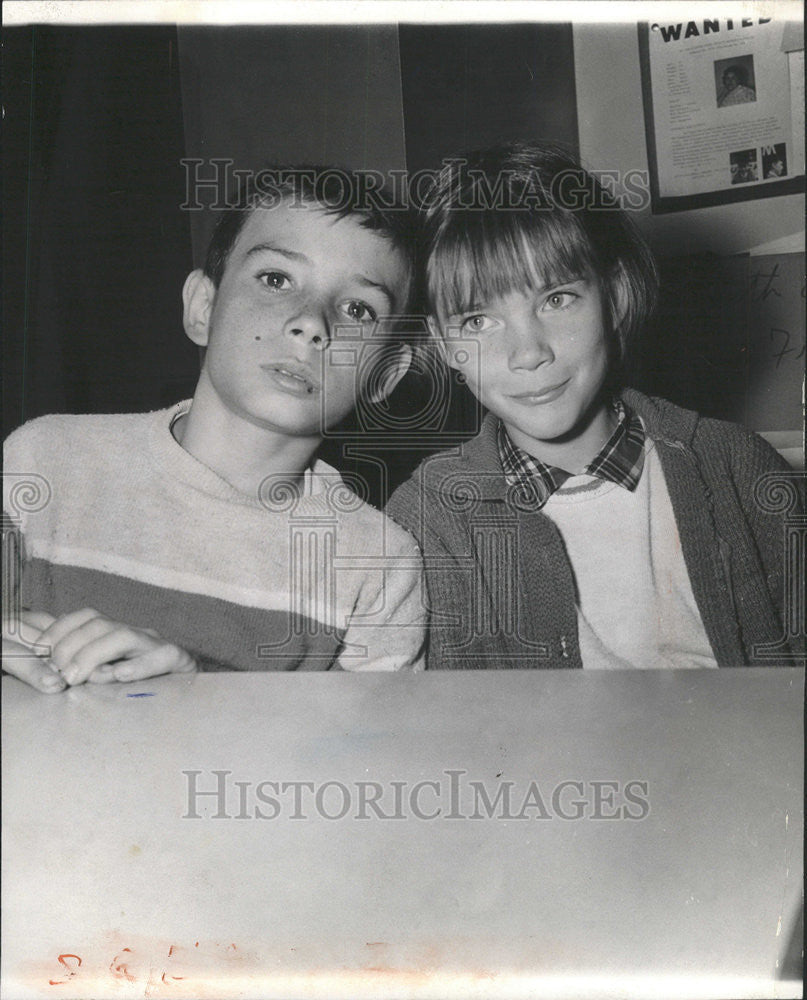 1965 Press Photo Robert Lewis 11, and his sister Charlotte S. - Historic Images