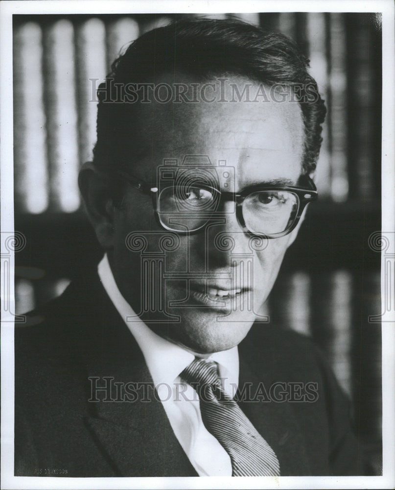 1966 Press Photo Radio, TV, Stage, Screen Star Robert Lewis - Historic Images