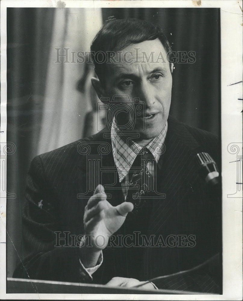 1977 Press Photo Robert DeVito Mental Health Licensing Test - Historic Images